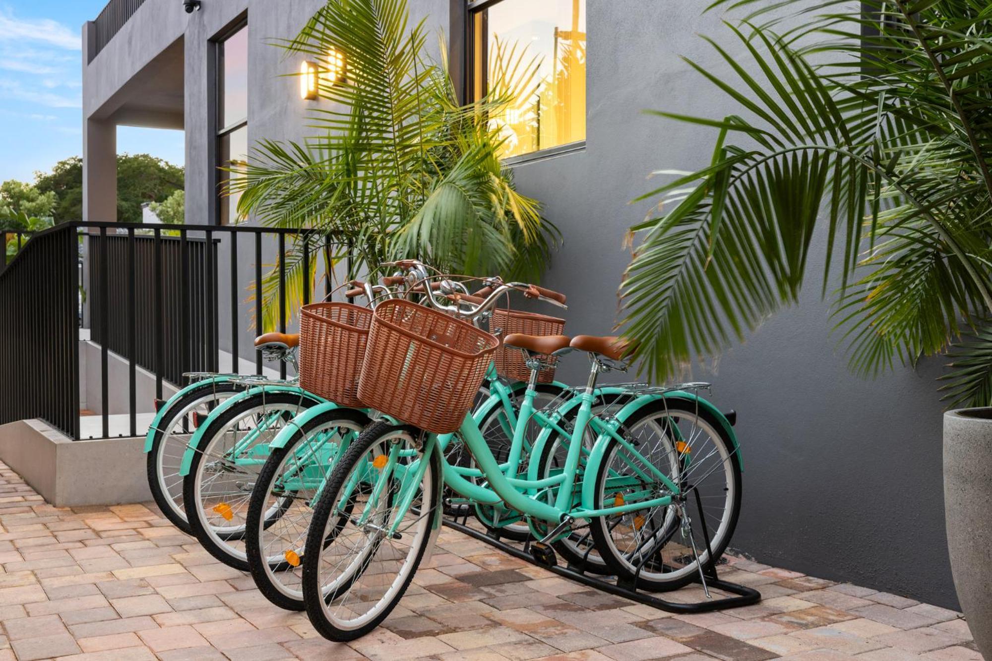 The Rover Miami Bagian luar foto